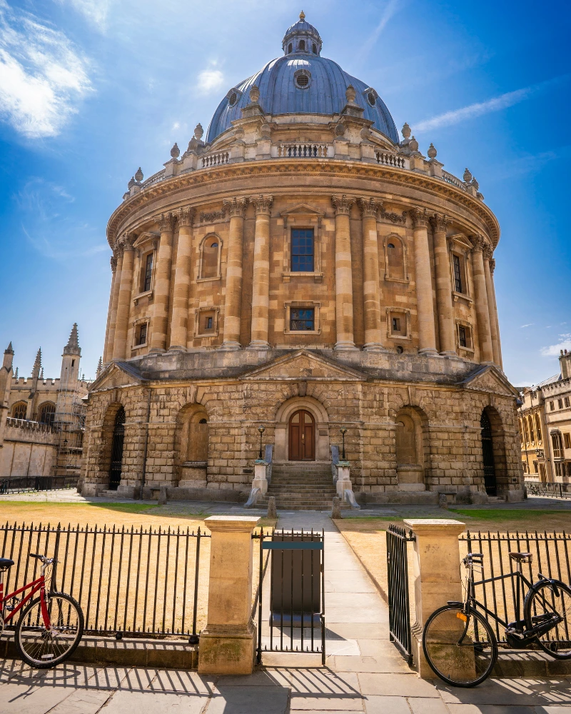 Hire Car Services in Oxford for Sightseeing Tours