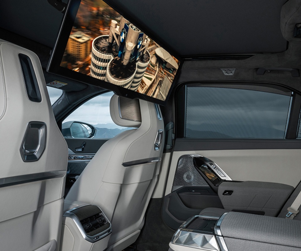 London BMW i7 Chauffeur car hire