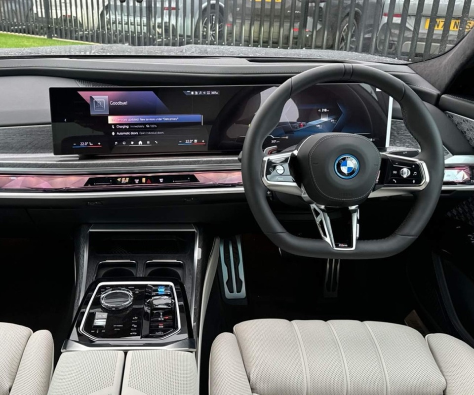 Rent BMW i7 Chauffeur car hire in London